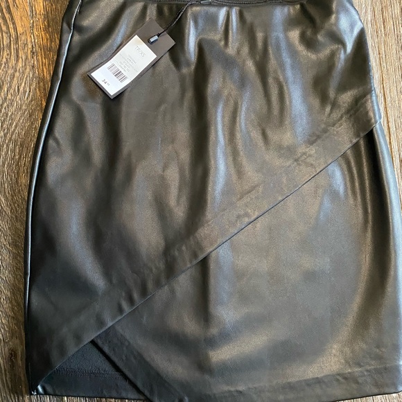 NWT Dynamite asymmetrical skirt ✨ - Picture 2 of 2